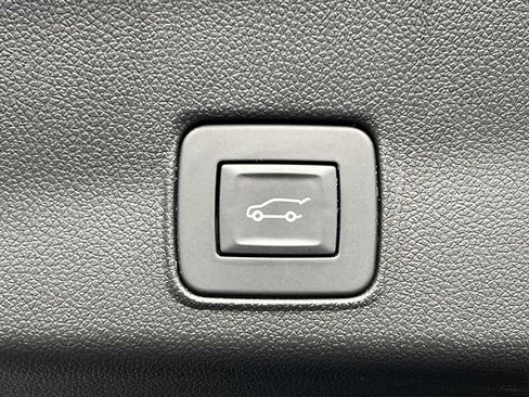 New 2025 Chevrolet TrailBlazer ACTIV w/ Convenience Package FWD image 32