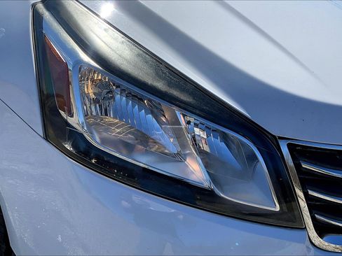 Used 2017 Chevrolet Traverse LT image 34