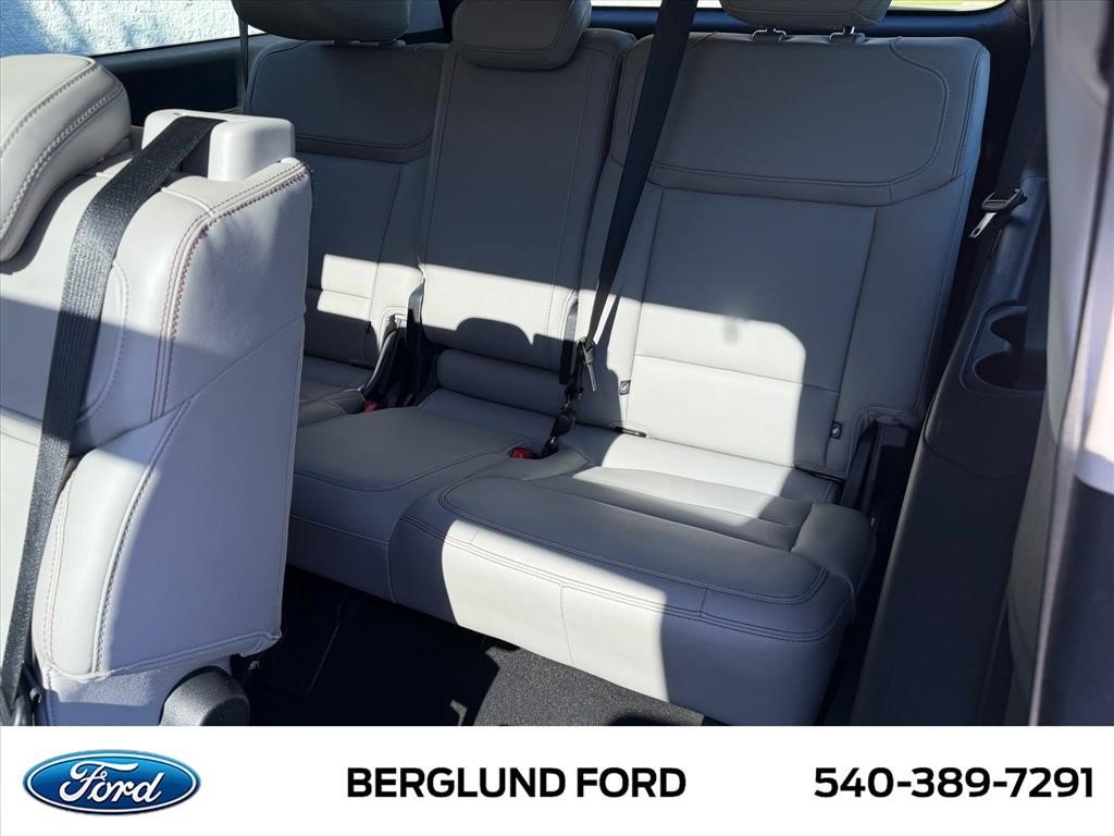 Used 2025 Ford Expedition Max Active AWD/4WD image 16