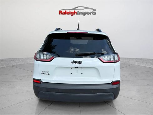 Used 2019 Jeep Cherokee Latitude Plus AWD/4WD image 8