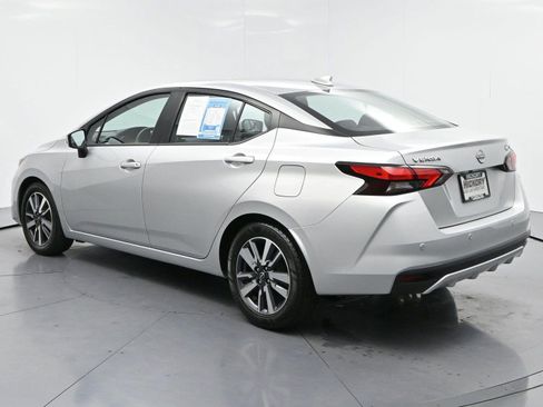 Used 2023 Nissan Versa SV FWD image 5