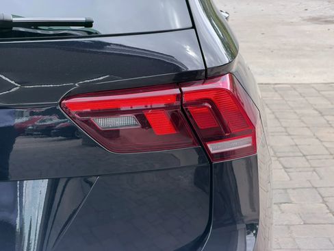 Used 2020 Volkswagen Tiguan SE w/ Panoramic Sunroof Package image 62