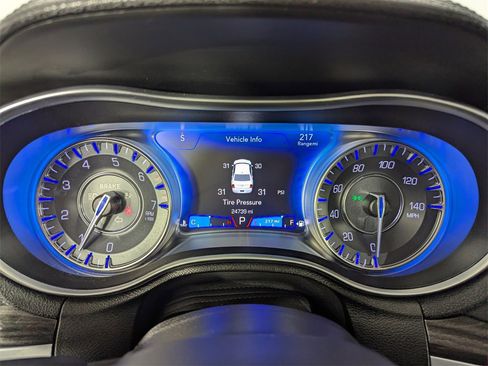 Used 2022 Chrysler 300 Touring image 36