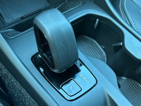 Certified 2025 Volvo XC40 B5 Core image 24