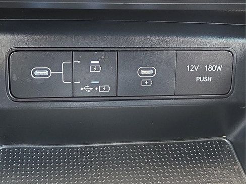 Used 2025 Hyundai Santa Cruz SE image 16