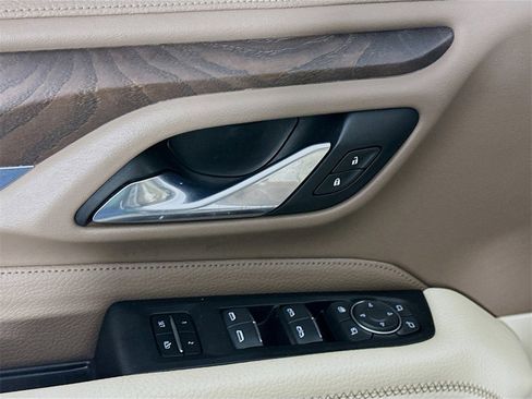 Used 2021 GMC Yukon Denali w/ Denali Premium Package image 25
