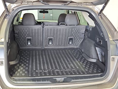 Used 2023 Subaru Outback Premium AWD/4WD image 12