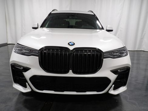 Used 2021 BMW X7 xDrive40i w/ M Sport Package AWD/4WD image 3