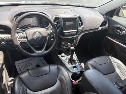 Used 2016 Jeep Cherokee Trailhawk w/ Comfort/Convenience Group AWD/4WD image 25