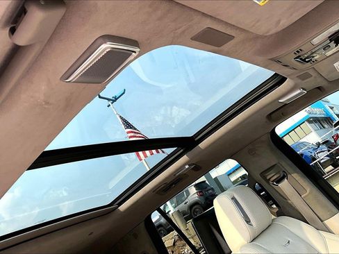 Used 2025 Cadillac Escalade Sport Platinum w/ LPO, Floor Liner Package AWD/4WD image 28