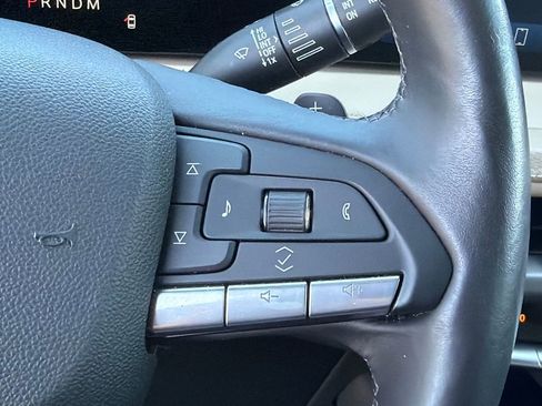 Used 2024 Cadillac XT4 Luxury w/ Cold Weather Package FWD image 26