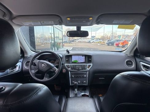 Used 2018 Nissan Pathfinder SL image 13