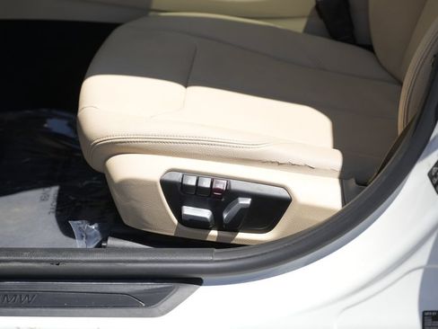 Used 2018 BMW 320i xDrive Sedan AWD/4WD image 17