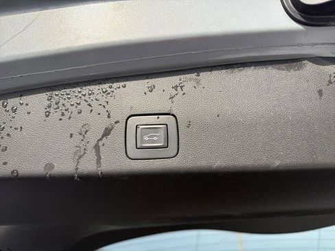 Used 2023 Buick Encore GX Essence w/ Experience Buick Package image 9