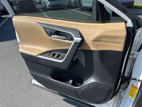 Used 2024 Toyota RAV4 Limited image 29