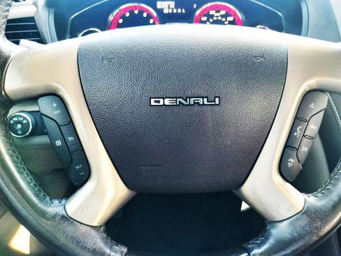 Used 2013 GMC Acadia Denali image 35