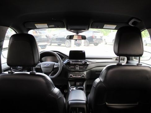 Used 2023 Ford Escape ST-Line w/ Cold Weather Package FWD image 16