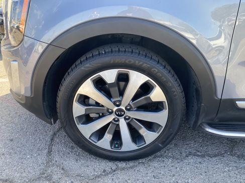 Used 2020 Kia Telluride S FWD image 32