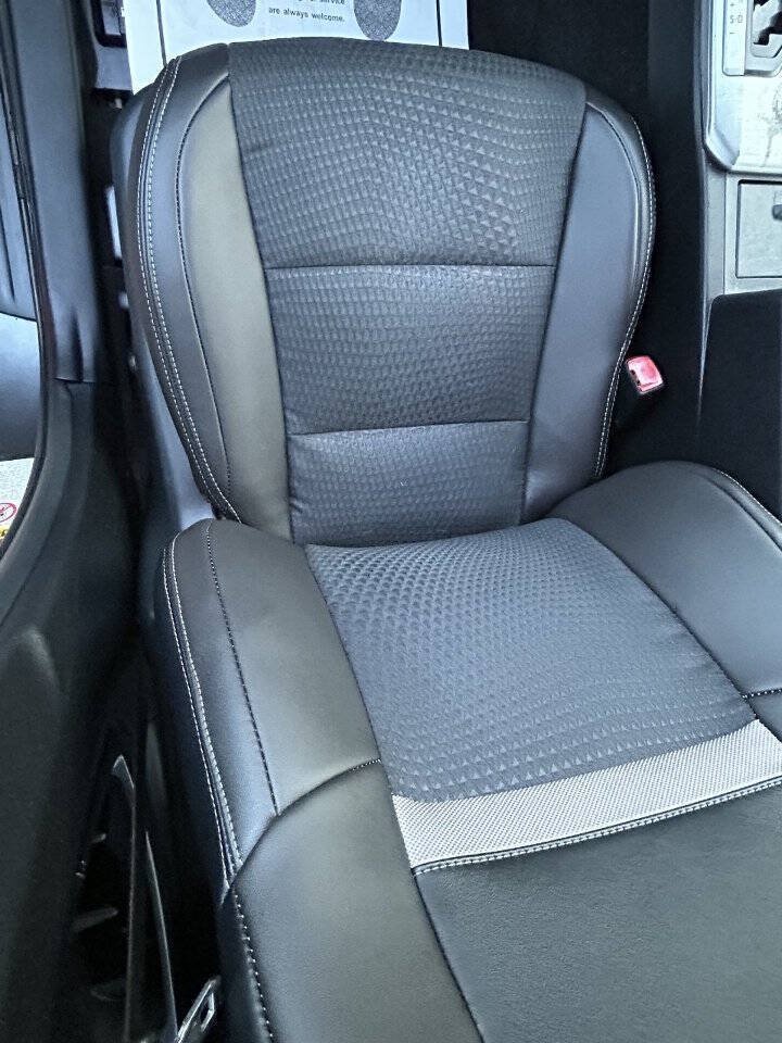 Used 2013 Toyota Camry SE FWD image 29