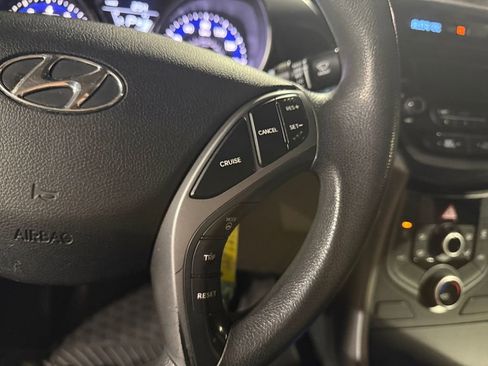 Used 2014 Hyundai Elantra SE image 15