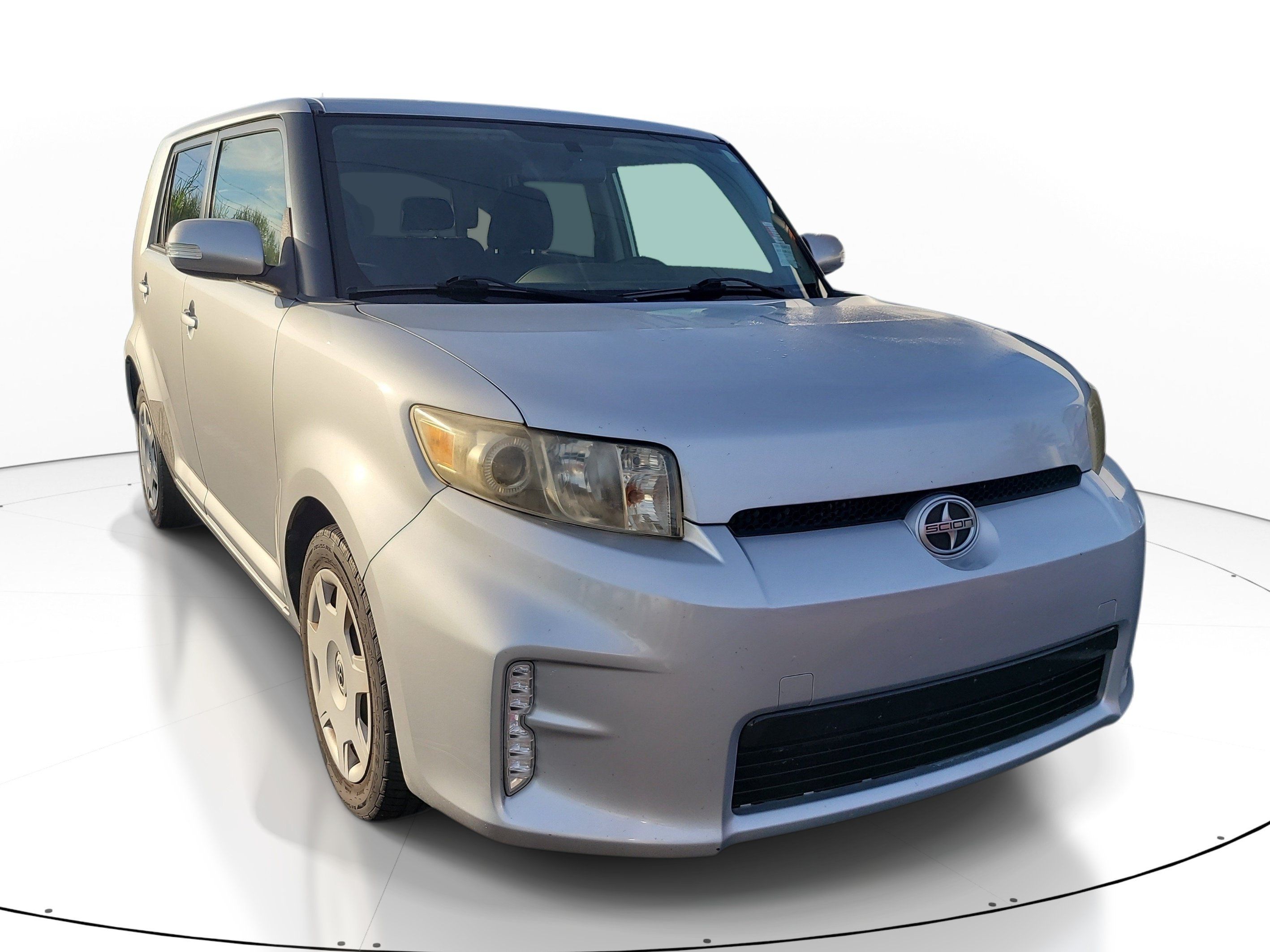 Used 2014 Scion xB FWD image 1