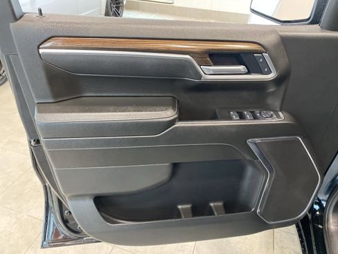 Used 2025 Chevrolet Silverado 1500 LT image 17