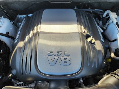 Used 2017 Jeep Grand Cherokee Overland w/ Jeep Active Safety Group image 30