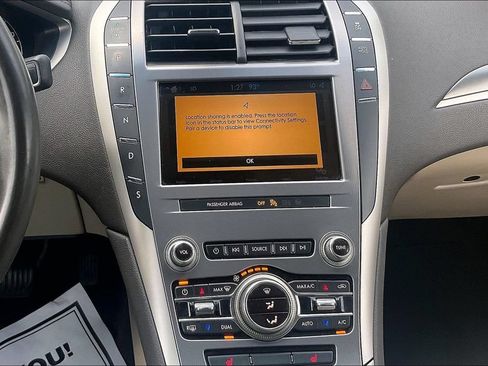 Used 2019 Lincoln MKZ Premiere FWD image 5