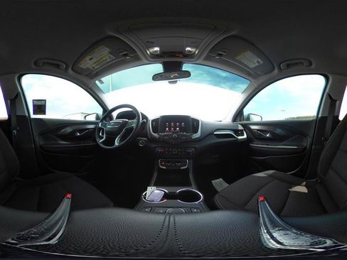 Used 2024 GMC Terrain SLE w/ Driver Convenience Package image 31