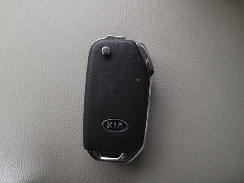 Used 2022 Kia Soul LX image 32