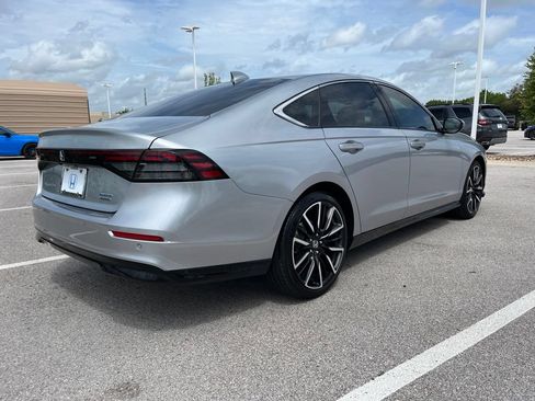 Used 2024 Honda Accord Touring image 4