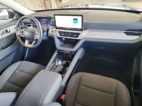 Used 2025 Ford Explorer Active RWD image 14