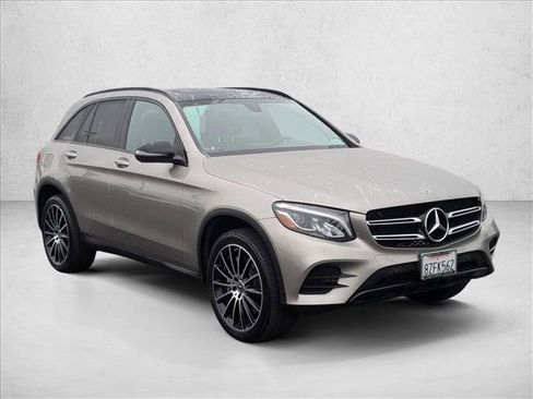 Used 2019 Mercedes-Benz GLC 300 image 3