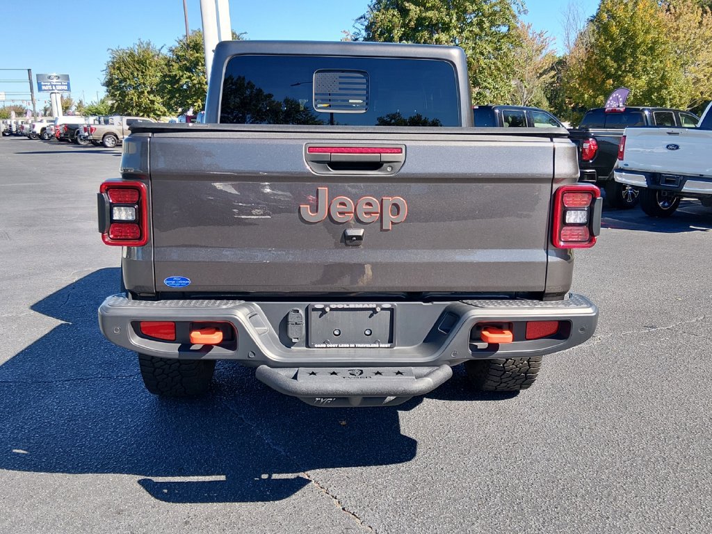 Used 2025 Jeep Gladiator Mojave w/ Safety Group AWD/4WD image 5