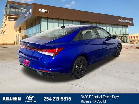 Used 2021 Hyundai Elantra SEL w/ Convenience Package image 8