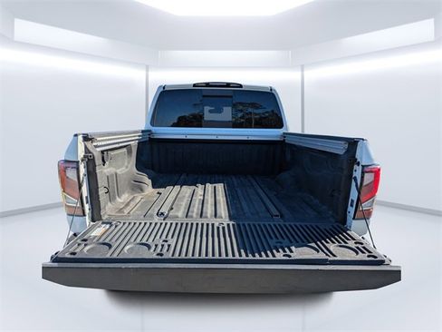 Used 2021 Nissan Titan PRO-4X w/ Pro-4x Convenience Package image 12