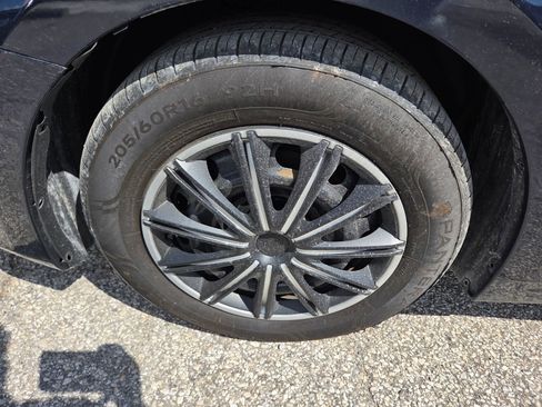 Used 2016 MAZDA MAZDA3 i Sport image 9