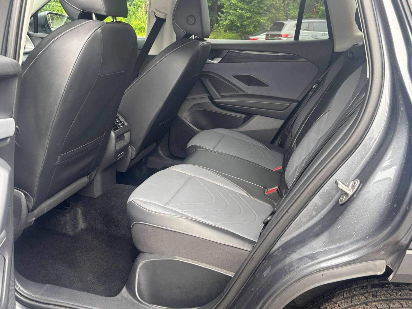 Used 2026 Volkswagen Tiguan SE AWD/4WD image 27