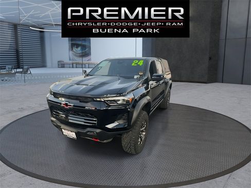 Used 2024 Chevrolet Colorado ZR2 w/ Technology Package image 6