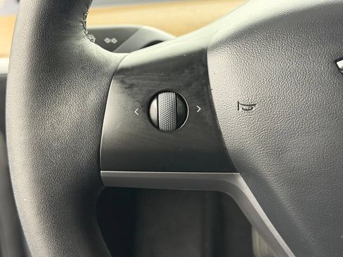 Used 2022 Tesla Model 3 Long Range AWD/4WD image 27