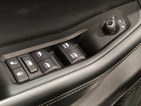 Used 2024 Jeep Grand Cherokee L Laredo image 27