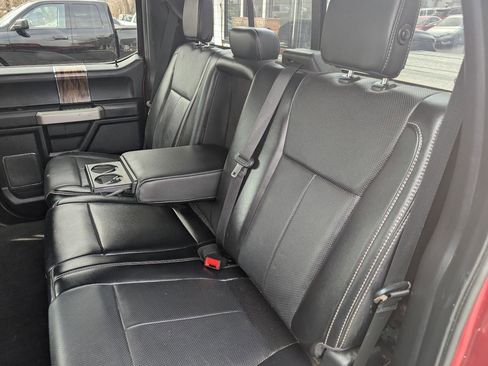 Used 2018 Ford F150 Lariat w/ Equipment Group 502A Luxury image 8