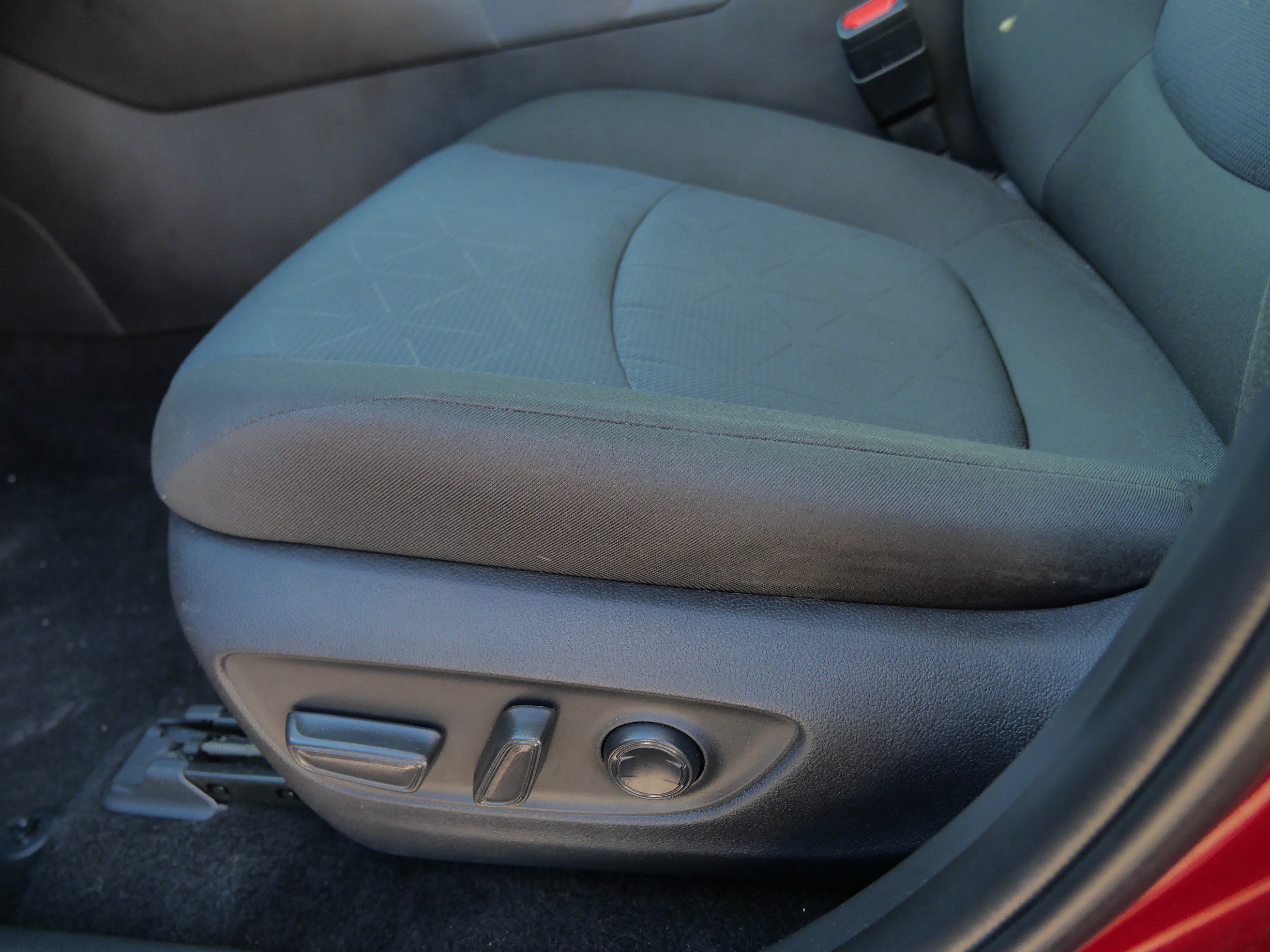 Certified 2025 Toyota RAV4 XLE AWD/4WD image 21