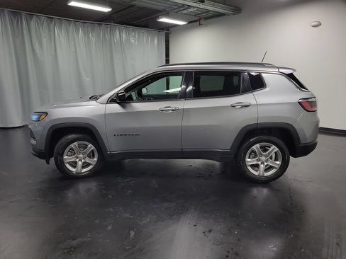 Used 2024 Jeep Compass Latitude AWD/4WD image 5