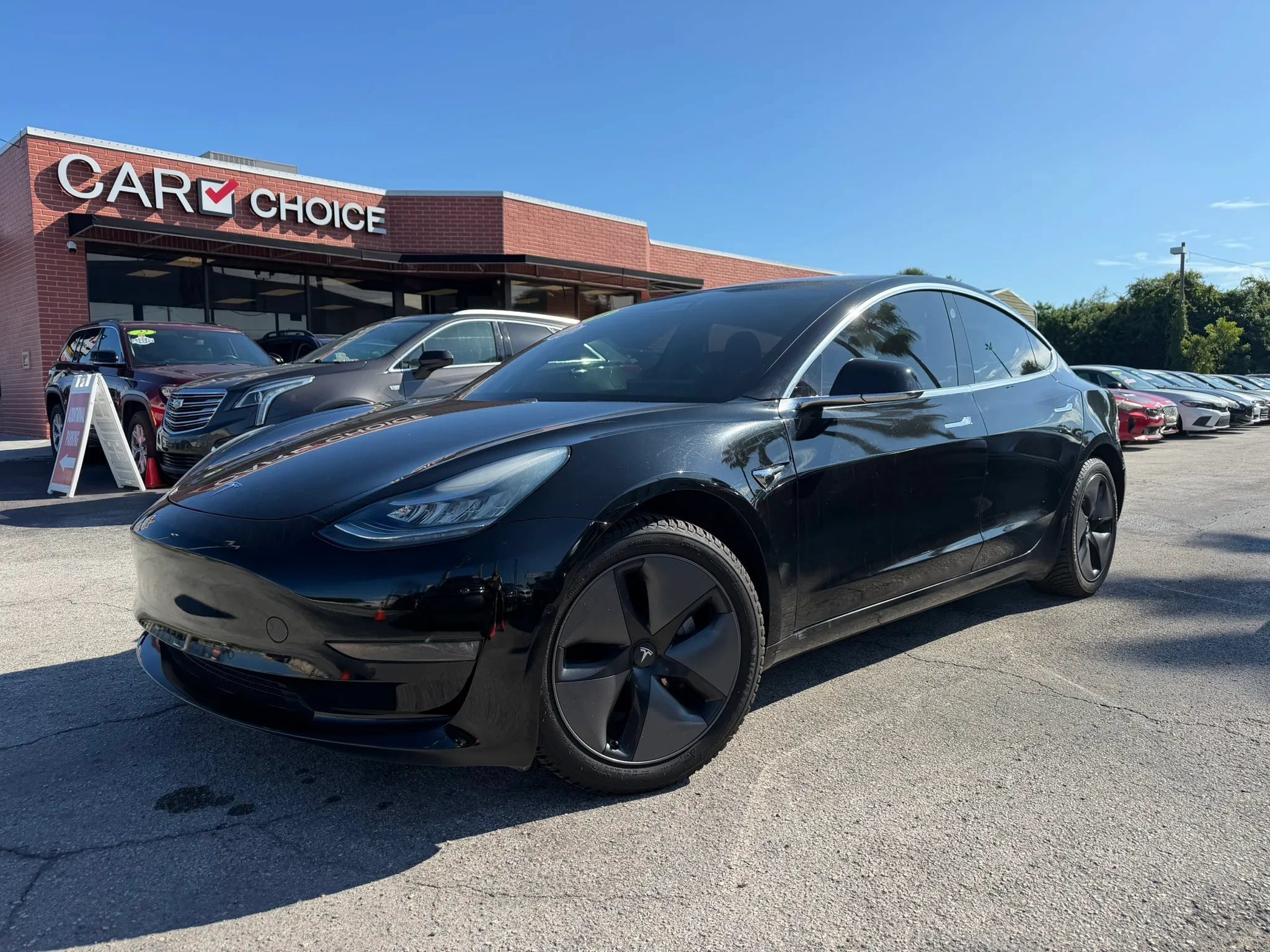 Used 2018 Tesla Model 3 Mid Range RWD image 1