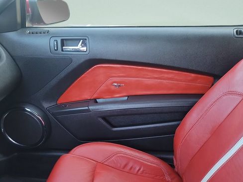 Used 2010 Ford Mustang GT Premium RWD image 12