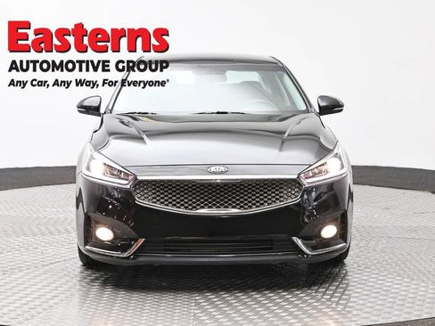 Used 2019 Kia Cadenza Premium image 2