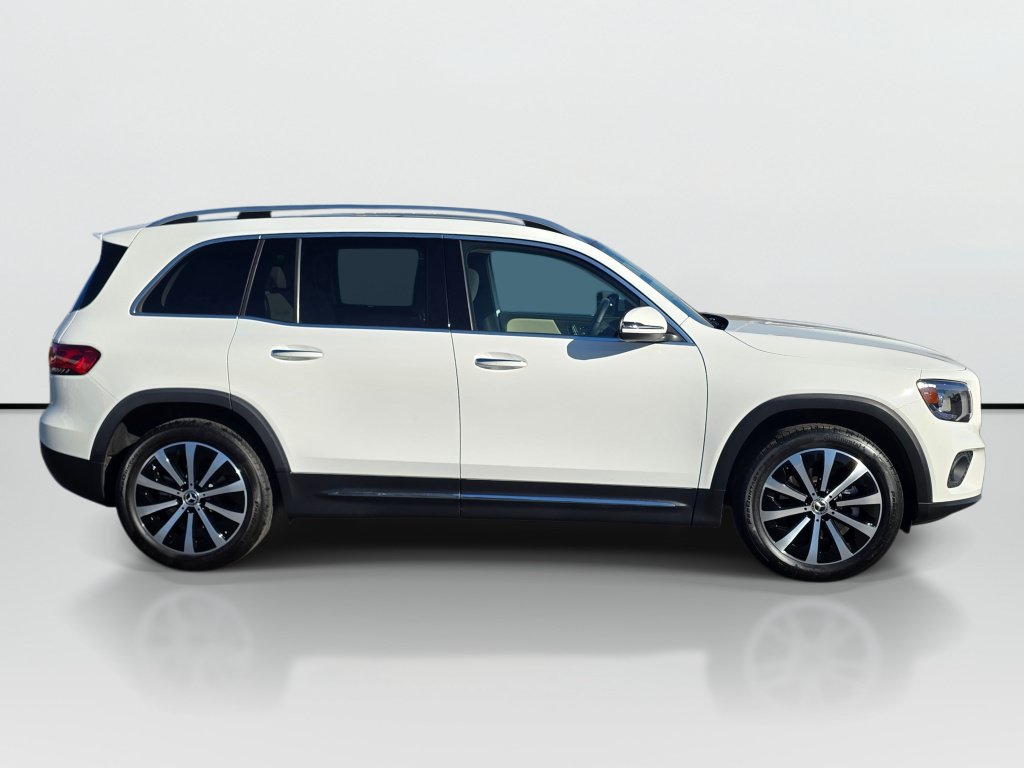 Used 2023 Mercedes-Benz GLB 250 w/ Premium Package image 6