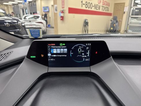 Used 2025 Toyota Prius Plug-In Hybrid image 50