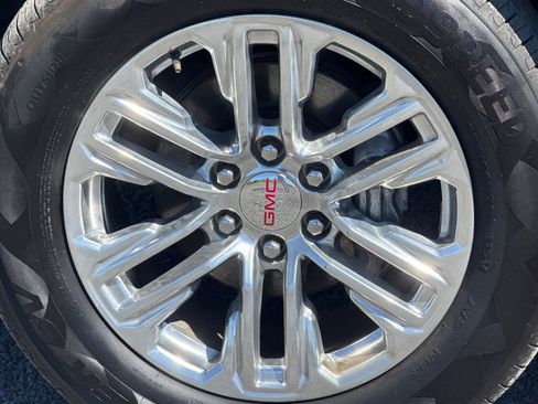 Used 2024 GMC Yukon SLT AWD/4WD image 44